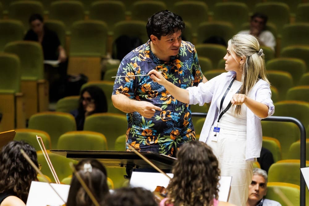 Cristian-Macelaru-si-Ana-Spasovska.-Masterclassul-de-dirijat.-foto-Cristina-Tanase