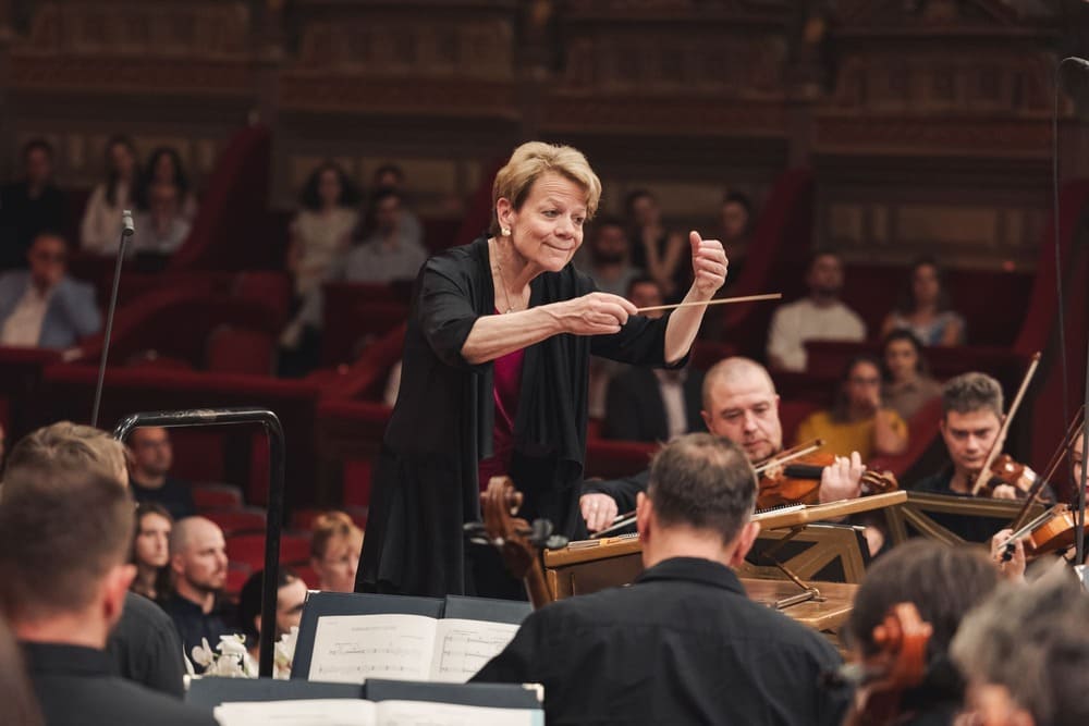 Dirijoarea-Marin-Alsop.-Concursul-Enescu-2026.-foto-Andrada-Pavel.
