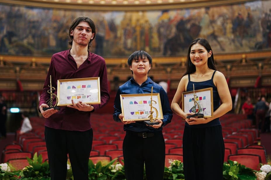 Francesco-Papa-Jayden-King-Eun-Che-Kim-laureatii-Sectiunii-Vioara.-Concursul-Enescu-2026.-foto-Alex-Damian