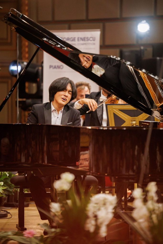 Jeongwoo-Lee-castigatorul-Sectiunii-Pian.-Concursul-Enescu-2026.-foto-Andrei-Gindac-Two-Bugs